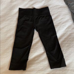 Lululemon capri yoga pants